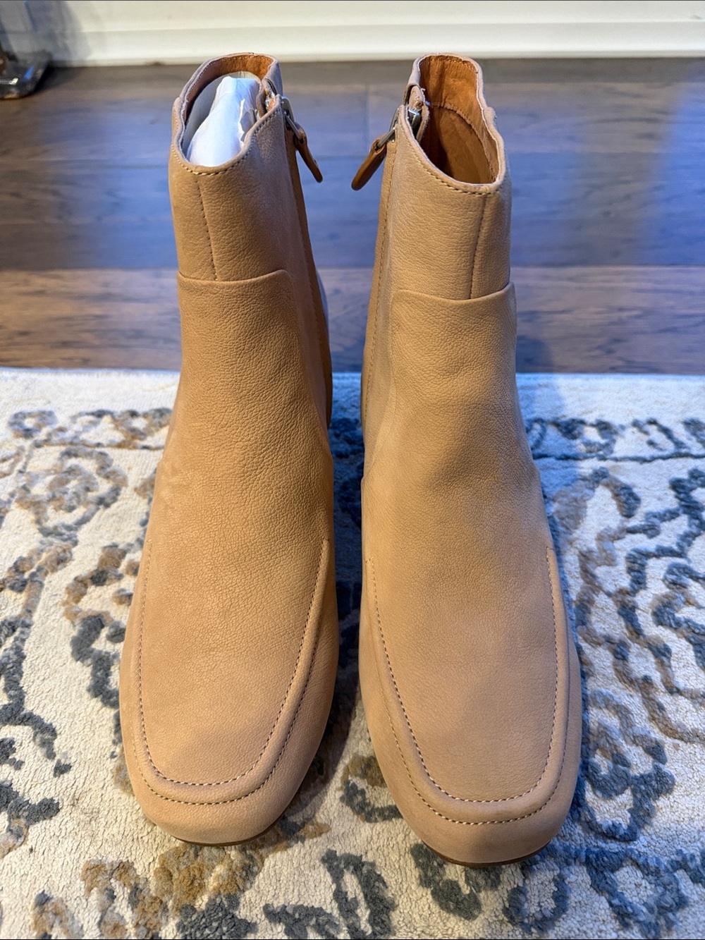 NIB gentle souls Ella Apron Womans Tan Leather Zip Boots